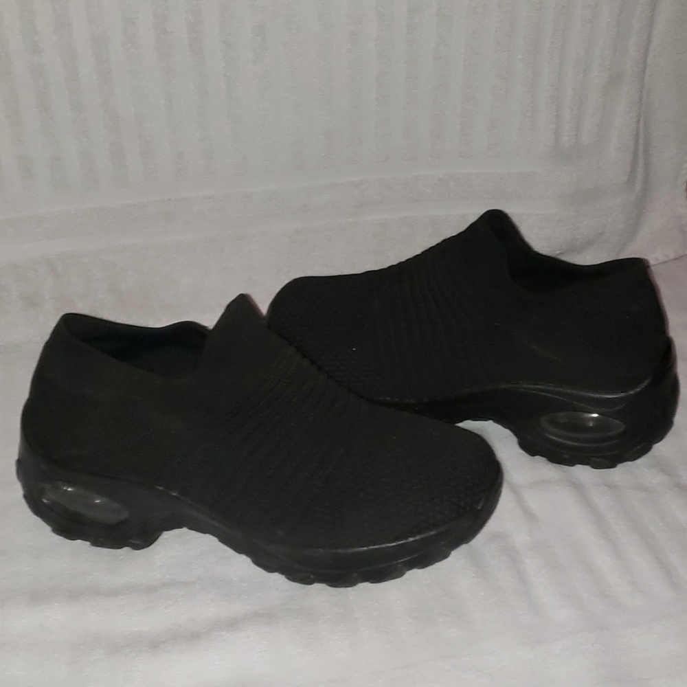 Shoes - Picture 2 of 7